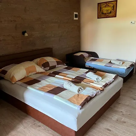 Apartment Aqua Apartmanhaz Siófok