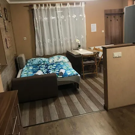 Apartment Aqua Apartmanhaz *