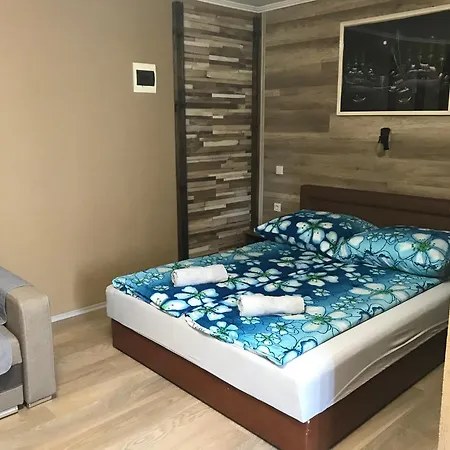 Aqua Apartmanhaz * Шиофок