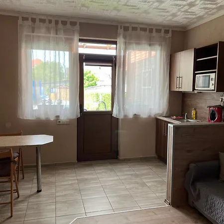 Aqua Apartmanhaz *