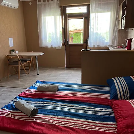 Aqua Apartmanhaz Шиофок