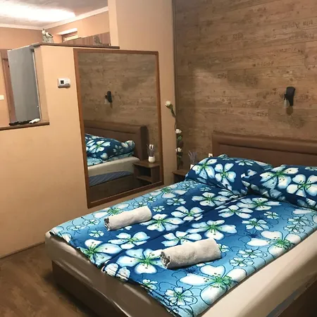 Aqua Apartmanhaz *
