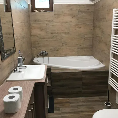 Aqua Apartmanhaz *